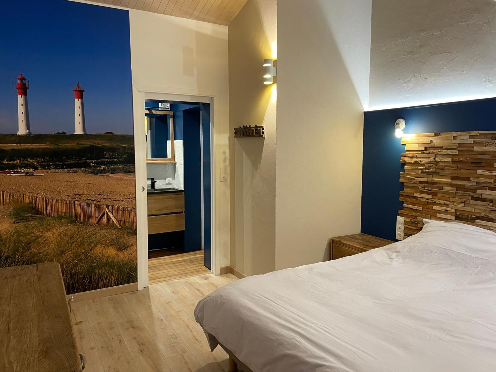 Bed and Breakfast Les Pertuis Rochelais Perigny  Номер фото