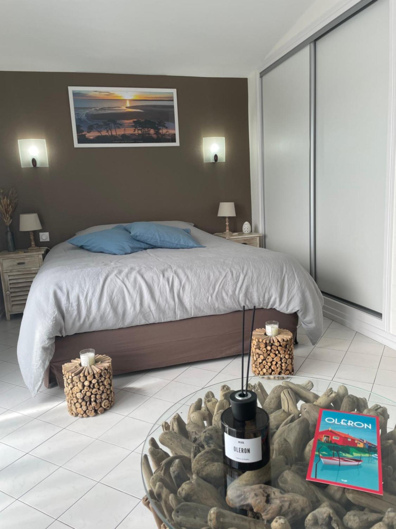 Bed and Breakfast Les Pertuis Rochelais Perigny  Номер фото